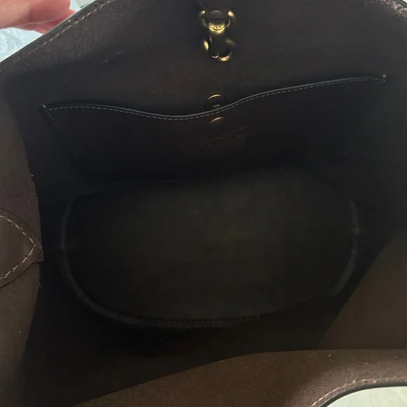 2025 updated Coach Bleecker Bucket Bag in Maple - Picture 12 of 15